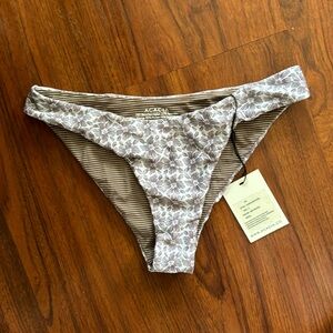 NWT Acacia Zuma Geo block swim bottoms!